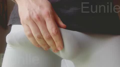 eunile online show from January 12, 12:01 pm