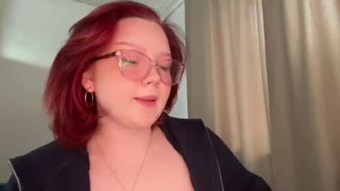 eva_kittenn online show from April 12, 1:15 pm