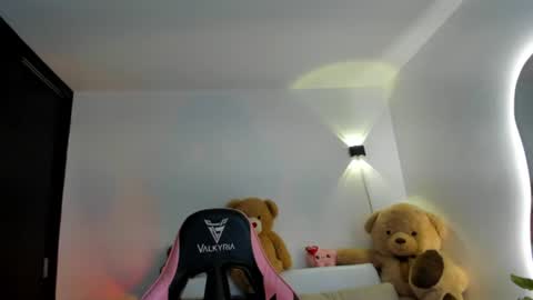 Eva   online show from June 19, 4:29 am