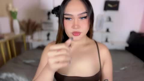 Queen Eva Mazikeen online show from March 23, 6:18 am