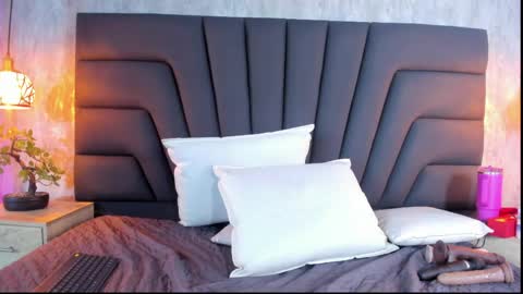 eva online show from April 18, 4:58 am