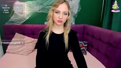 Snapshot of eva_moran chatting on October 23, 1:40 am Eva 3 online show from October 23, 1:40 am