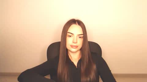 Snapshot of eva_rossee_ chatting on October 3, 7:00 pm Eva online show from October 3, 7:00 pm
