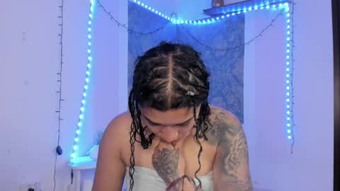 Eva  online show from April 21, 9:49 am