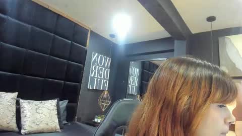 MISS EVY online show from April 19, 3:29 am