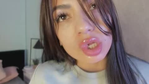 julieth online show from November 5, 2:30 pm