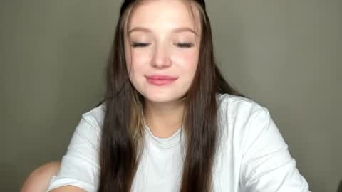 Snapshot of evaamillerr chatting on October 25, 6:08 pm Eva online show from October 25, 6:08 pm