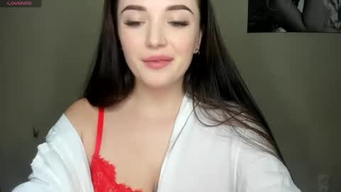 Snapshot of evaamillerr chatting on January 14, 9:20 pm Eva online show from January 14, 9:20 pm