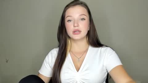 Snapshot of evaamillerr chatting on September 17, 7:12 am Eva online show from September 17, 7:12 am