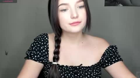 Snapshot of evaamillerr chatting on December 6, 12:55 pm Eva online show from December 6, 12:55 pm