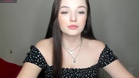 Snapshot of evaamillerr chatting on January 24, 11:02 pm Eva online show from January 24, 11:02 pm