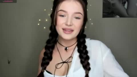 Snapshot of evaamillerr chatting on December 16, 10:29 am Eva online show from December 16, 10:29 am