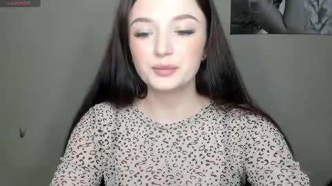 Snapshot of evaamillerr chatting on January 20, 1:11 pm Eva online show from January 20, 1:11 pm