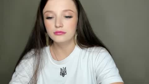 Snapshot of evaamillerr chatting on October 16, 11:43 am Eva online show from October 16, 11:43 am