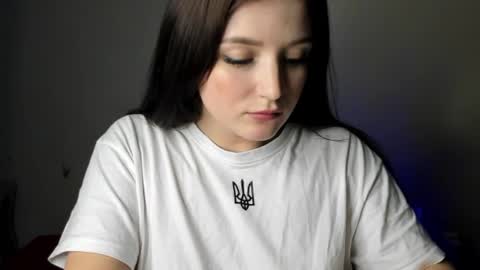 Snapshot of evaamillerr chatting on February 14, 10:36 pm Eva online show from February 14, 10:36 pm