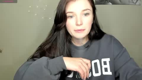 Snapshot of evaamillerr chatting on December 4, 12:30 pm Eva online show from December 4, 12:30 pm