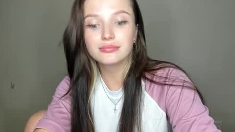 Snapshot of evaamillerr chatting on September 28, 7:01 pm Eva online show from September 28, 7:01 pm