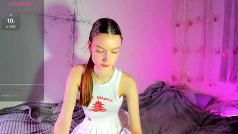 Hi Im Eva - welcome to my room online show from November 27, 2:14 pm