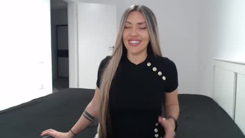 EvaBomb online show from February 3, 8:57 pm