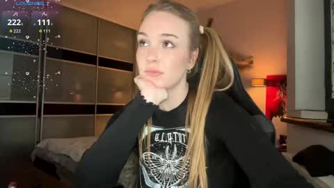 evacarter1 online show from March 22, 3:16 pm