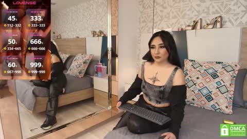 Evadne online show from October 20, 6:57 pm