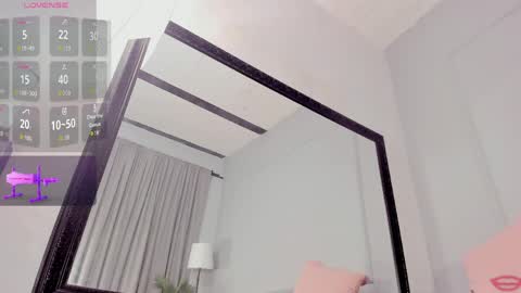 evahalston online show from April 4, 7:54 pm