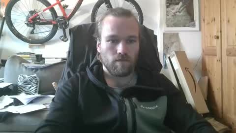 Han online show from April 24, 11:56 am