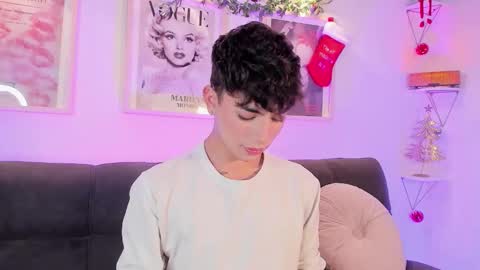 Evan voss  help me get 200 likesindependent model online show from December 15, 1:07 pm