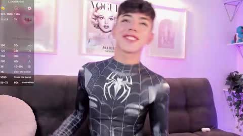 Snapshot of evan_voss chatting on September 24, 11:11 pm Evan voss help me get 200 likesindependent model online show from September 24, 11:11 pm