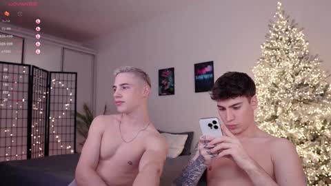 evan_white_ online show from December 27, 4:10 pm