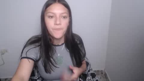 evangeline_petite online show from May 27, 2:19 am