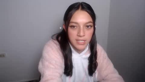 evangeline_petite online show from May 31, 1:37 am