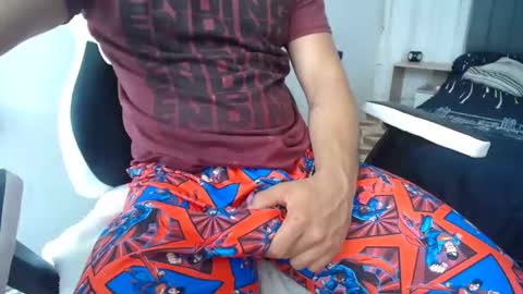 Snapshot of evans_king chatting on February 8, 6:33 pm Evan online show from February 8, 6:33 pm