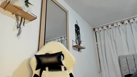 Snapshot of evans_king chatting on October 8, 9:04 am Evan online show from October 8, 9:04 am