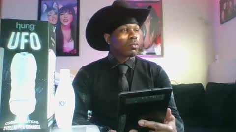 evanschris2048 online show from March 1, 3:38 pm