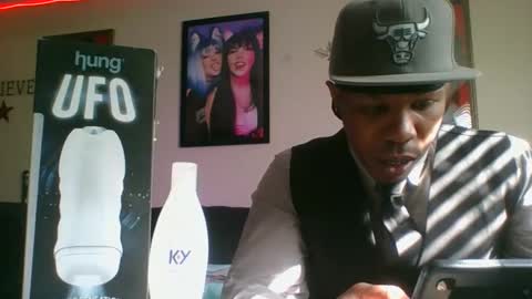 evanschris2048 online show from February 28, 8:39 pm