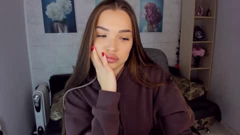 E V A  online show from January 31, 6:57 am