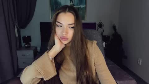 E V A  online show from January 14, 3:36 pm