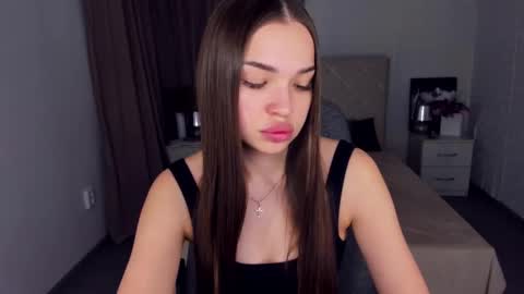 E V A  online show from December 10, 9:55 am