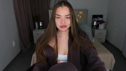 E V A  online show from December 23, 6:55 am