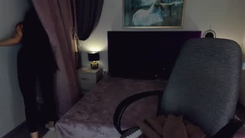 E V A  online show from December 20, 9:32 am