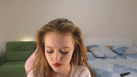 Snapshot of eveleen_soleen chatting on October 25, 1:44 pm Eveleen online show from October 25, 1:44 pm