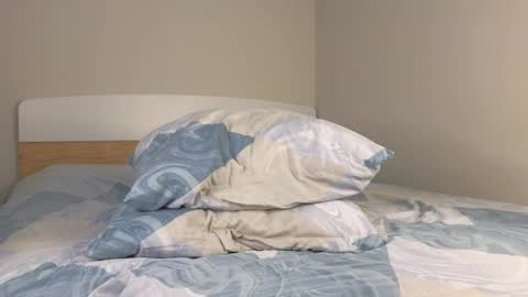 Eveleen online show from April 3, 7:43 pm