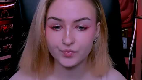 Evelina online show from June 2, 9:11 am