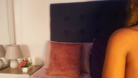 DAYANITA online show from April 6, 7:04 pm