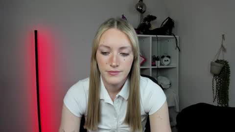 evelynblond online show from March 31, 12:38 pm