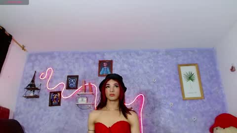 everlin__hot_ online show from March 12, 4:27 am