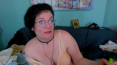 Everly online show from March 13, 5:27 pm