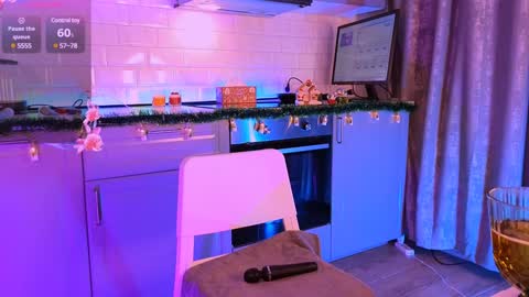      Help me us to make 55 thumbs up  online show from January 7, 4:29 am