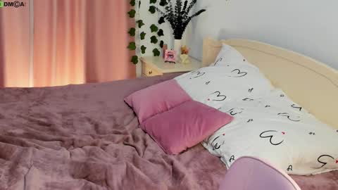 evi_brook online show from December 21, 1:39 pm